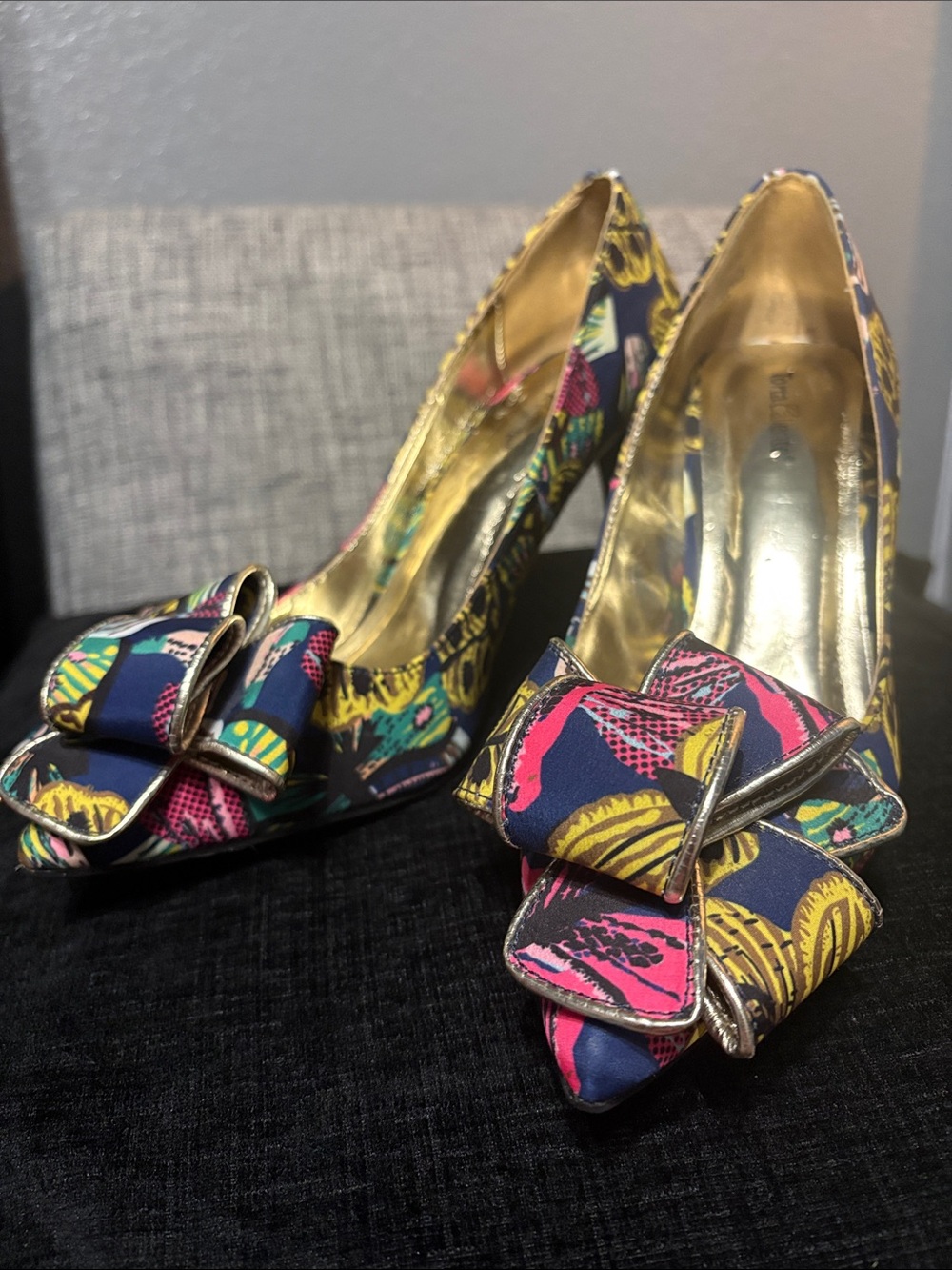 Rene Caovilla Navy Floral Bow Pointed-Toe Heels with Gold Interior